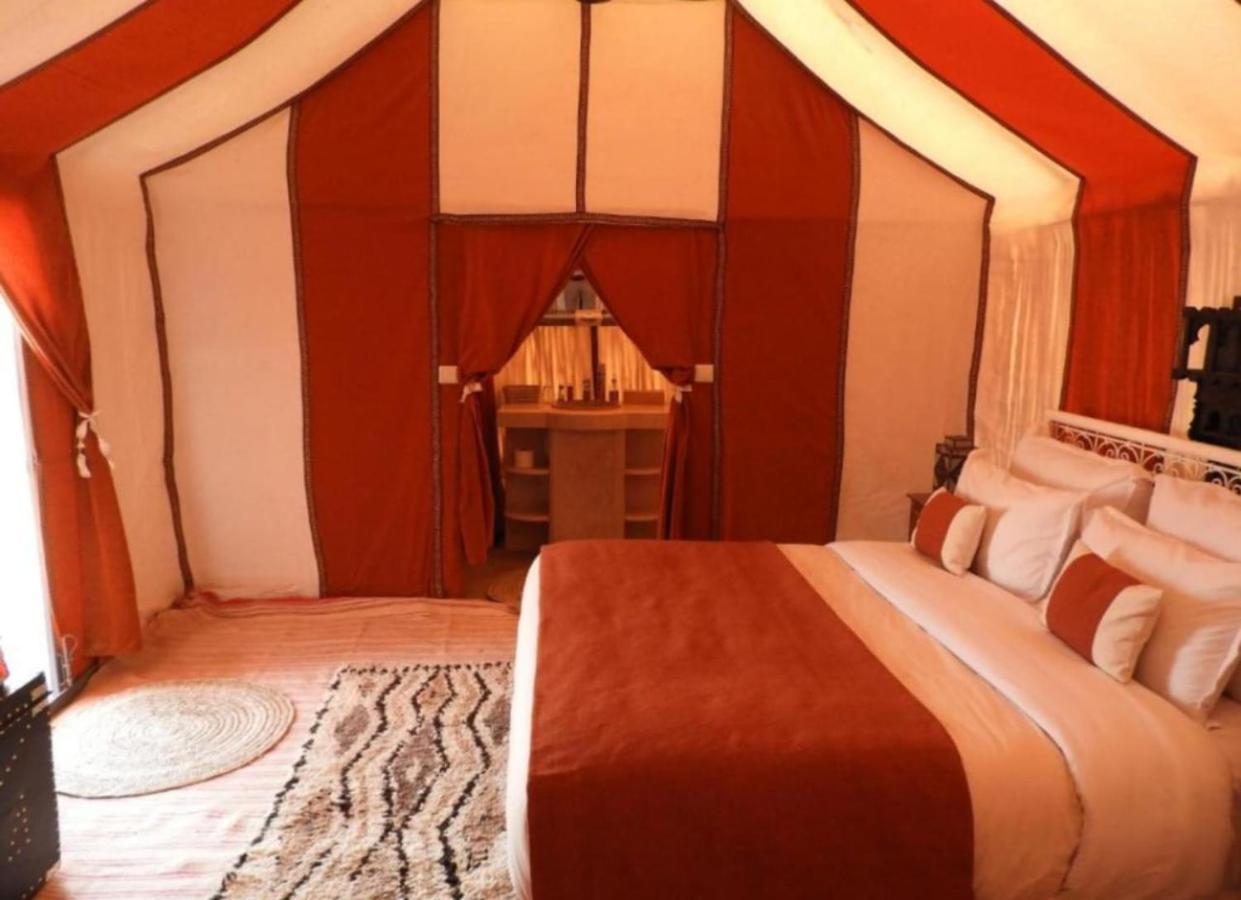Desert Paradise Luxury Camp Merzouga Exterior photo